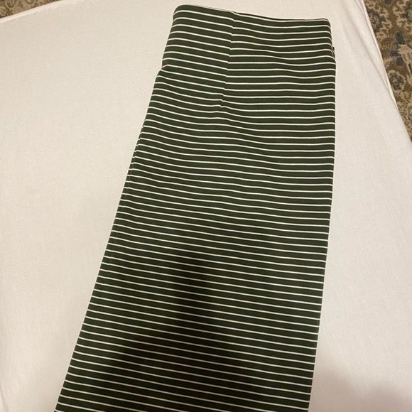 Old Navy Pencil Skirt size Large.. NWOT - Picture 4 of 4